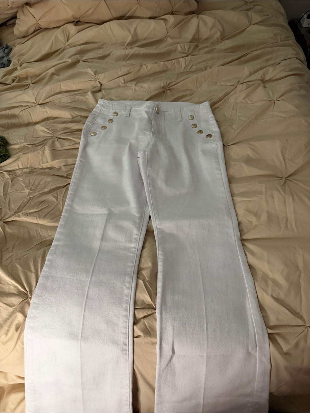 1822 Denim White Wide-Leg Jeans with Gold Buttons